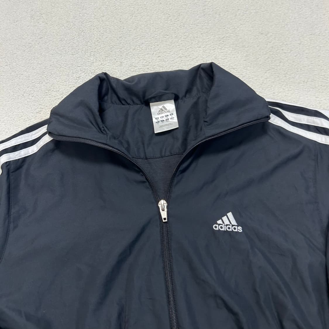 Adidas black cropped custom windbreaker 상품이미지5
