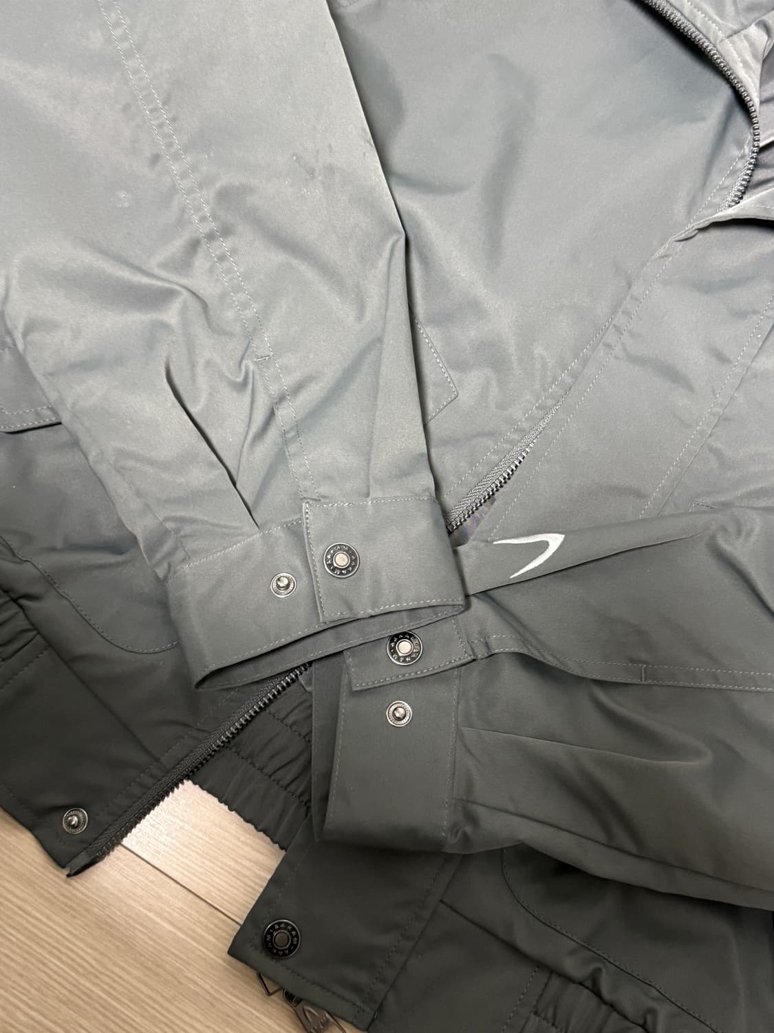 아캄 High-Neck Button Jacket (Dark Gray) 상품이미지6