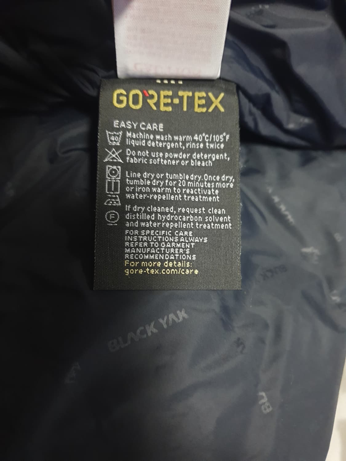 블랙야크 고어텍스 엣지스톰 실버폭스퍼 덕다운 패딩 (XL) 상품이미지8