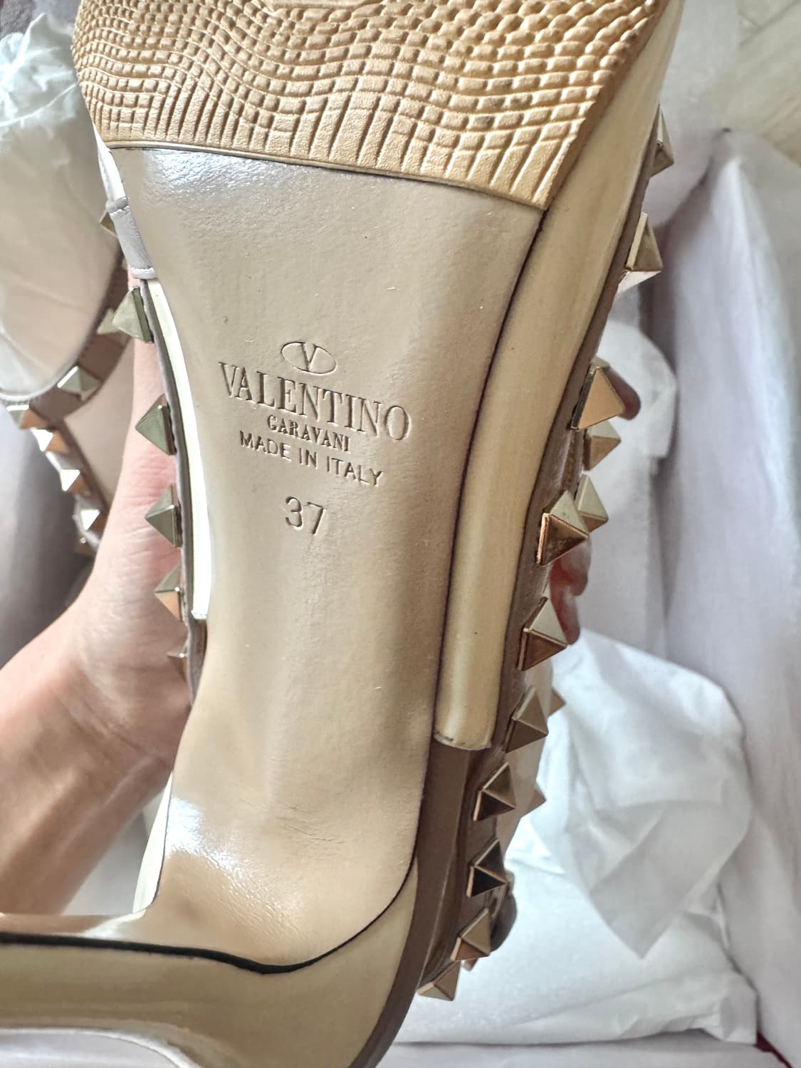 발렌티노 락스터드 힐 파우더핑크 37(240) 상품이미지4