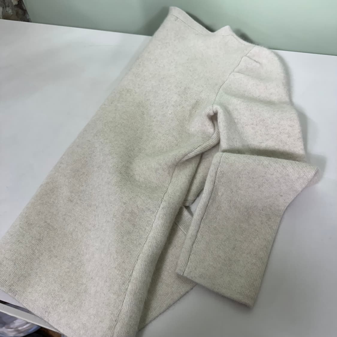 우먼S-M 우이 OUIE SEOUL 6버튼 크림 앙고라혼방 가디건 상품이미지4