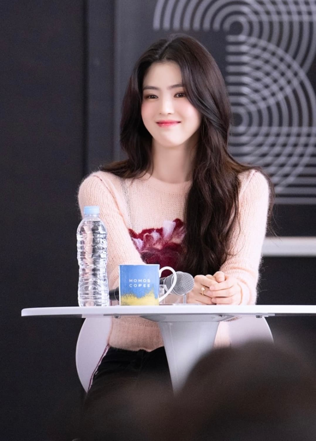 에르뎀 자수 니트(한소희님 착용) 상품이미지2