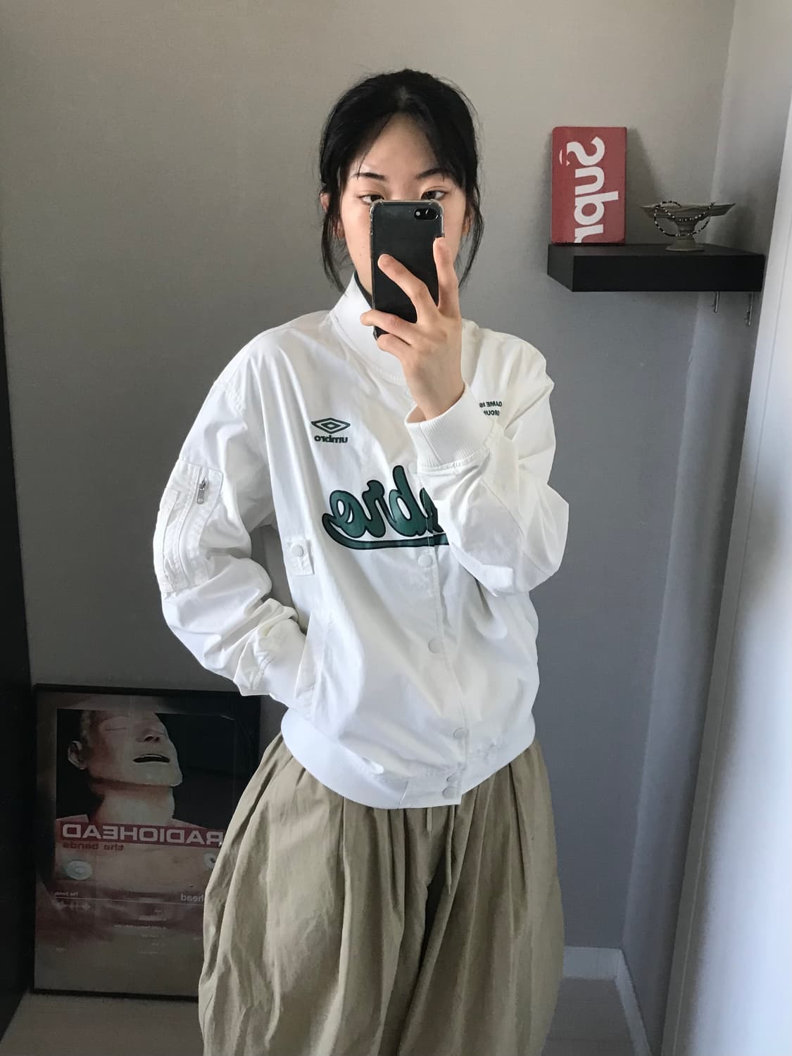 엄브로 중앙 스펠아웃 화이트 나일론 바시티 자켓 상품이미지4