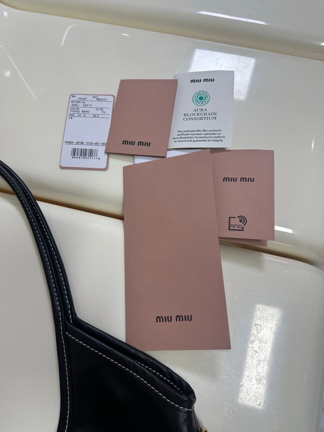 [거의 새상품급] 정품 미우미우 아이비백 미디움 블랙 상품이미지5