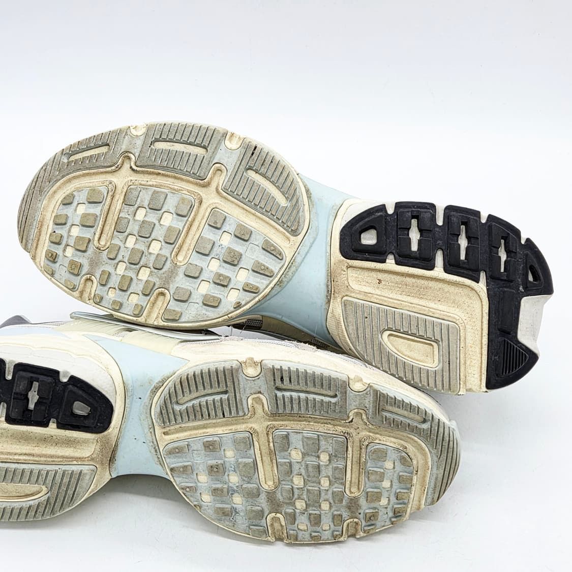 나이키 V2K 런 라이트 본 메탈릭 플래티넘 (265) 상품이미지3