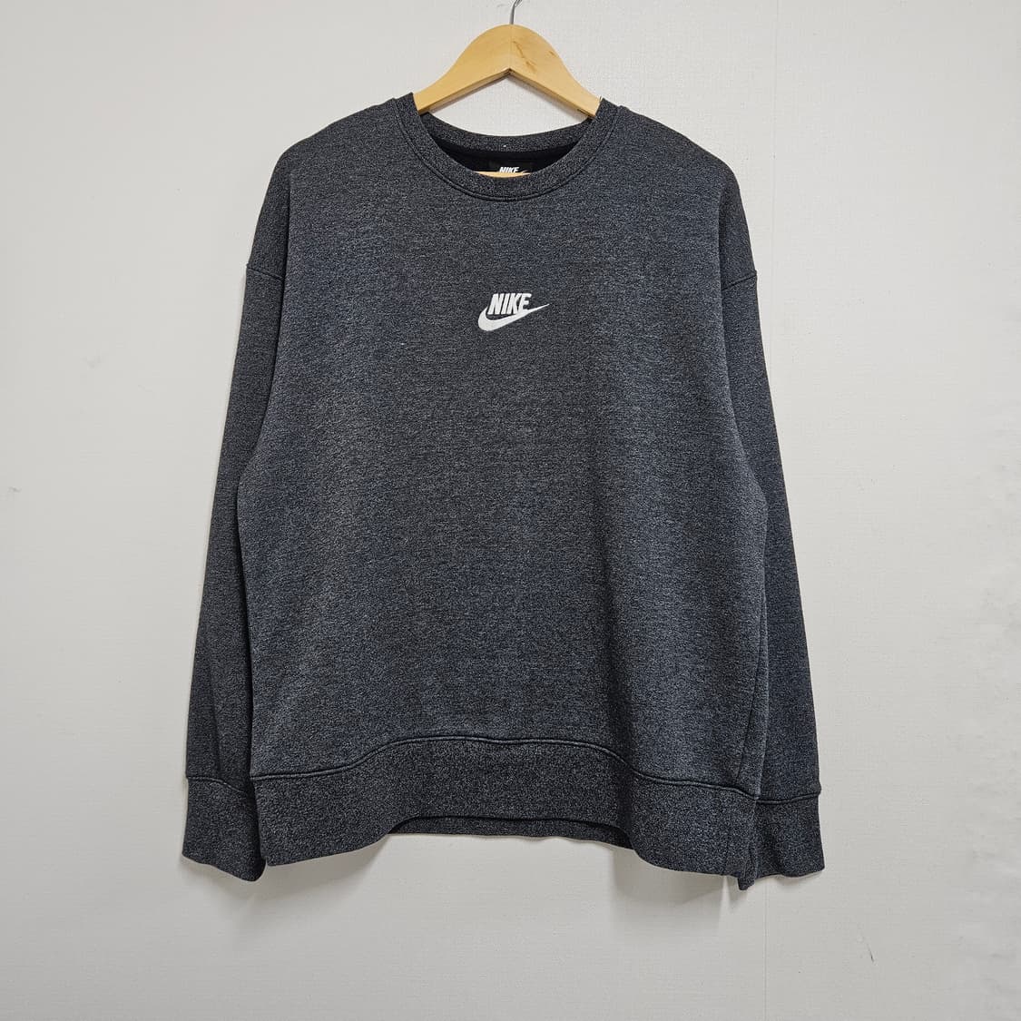 XL 나이키 센터로고 맨투맨 차콜 상품이미지2