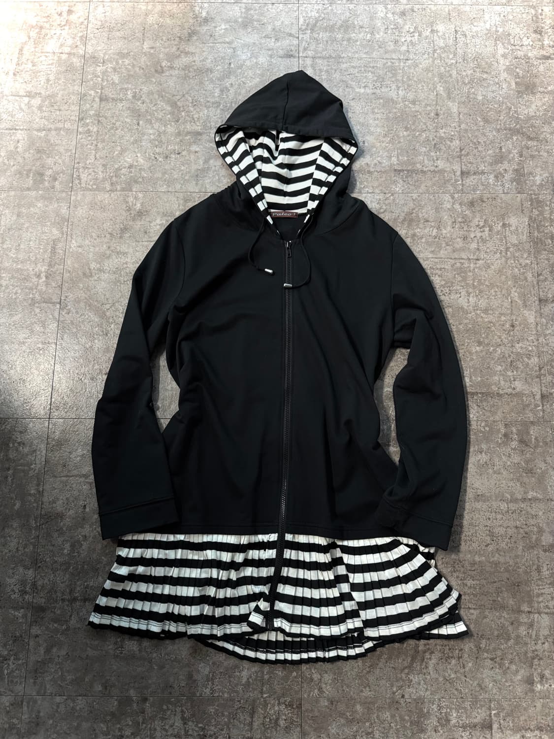 스트라이프 패턴 플리츠 디테일 롱 후디드 집업 상품이미지3