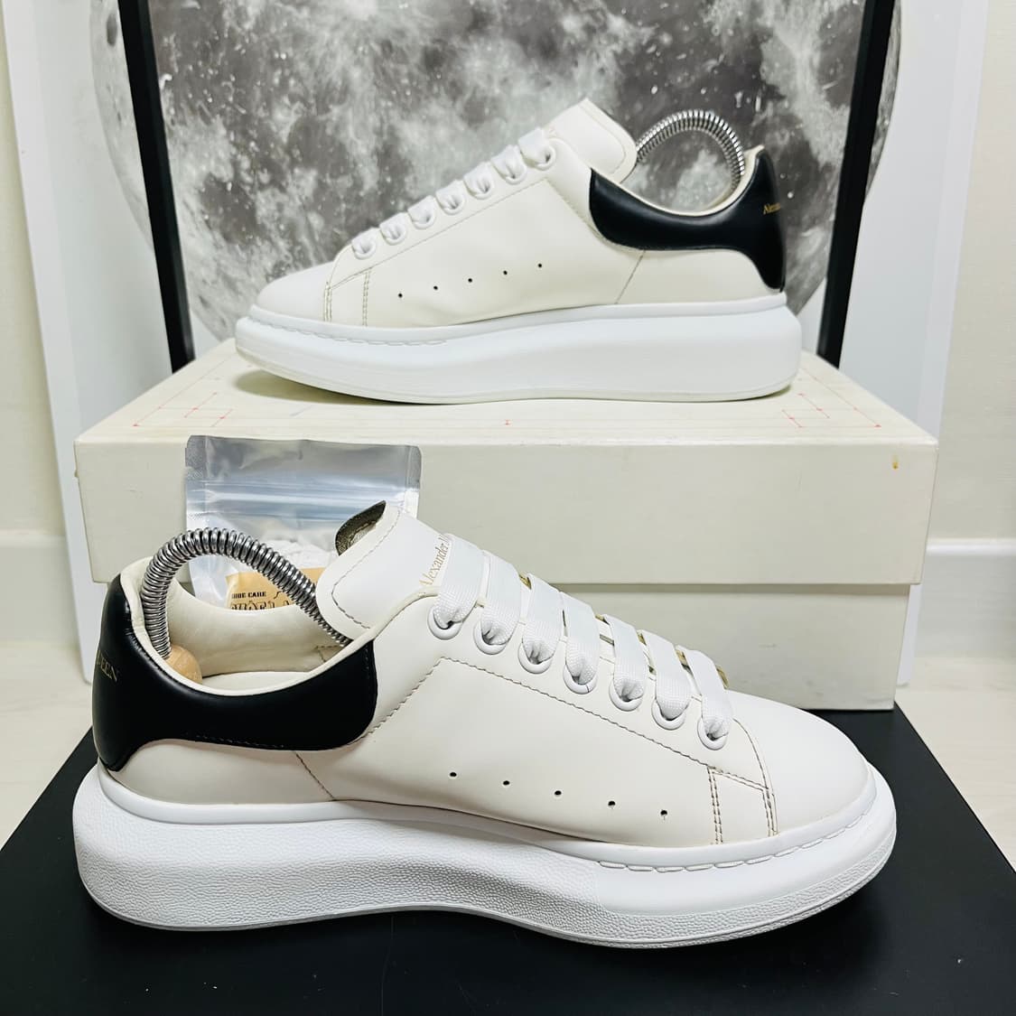 정품 39.5) 알렉산더 맥퀸 오버솔 스니커즈 255~260 상품이미지2