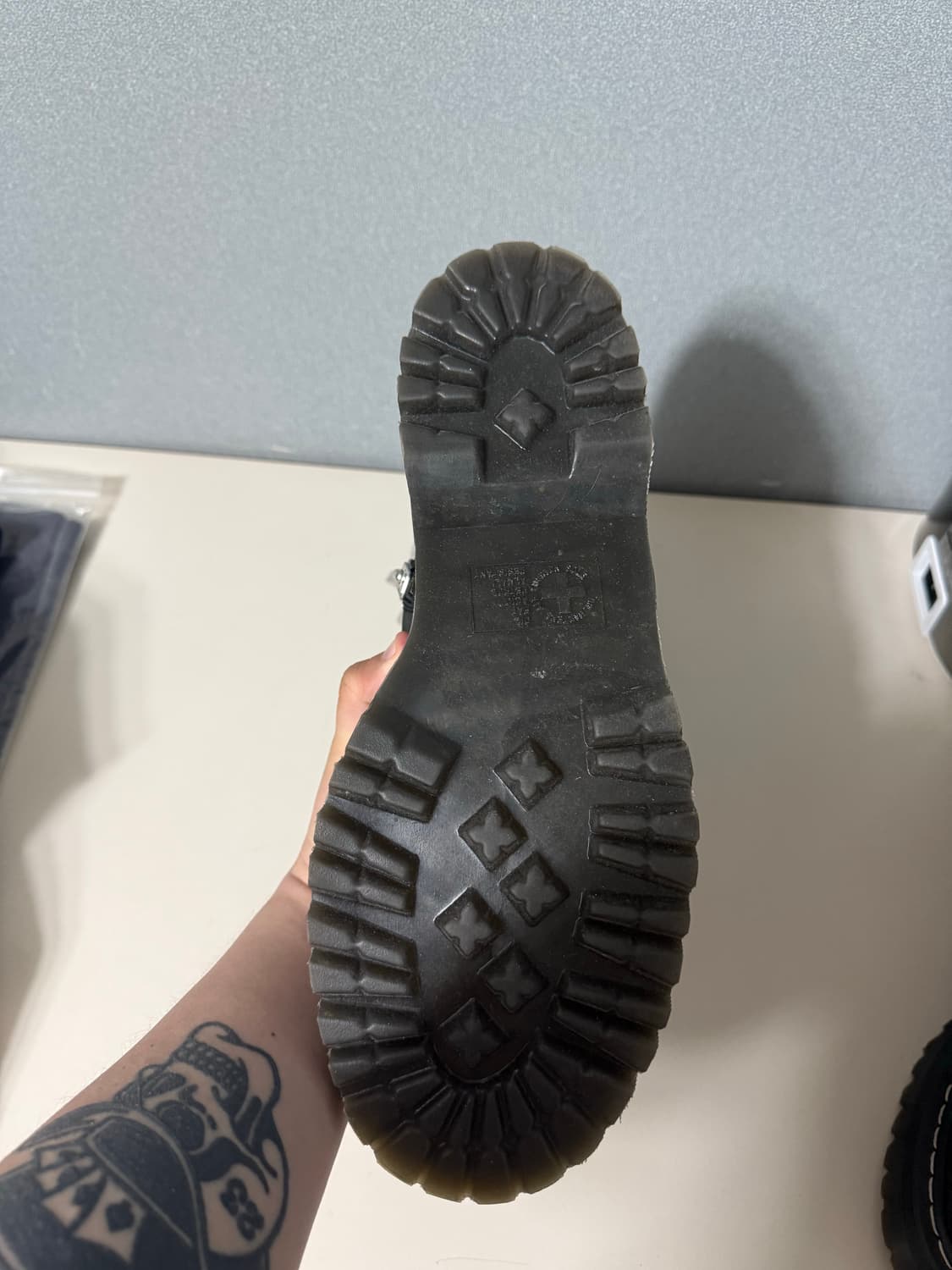 닥터마틴 x 릭 오웬스 쿼드 솔 스틸 토 부츠 블랙 285 상품이미지9