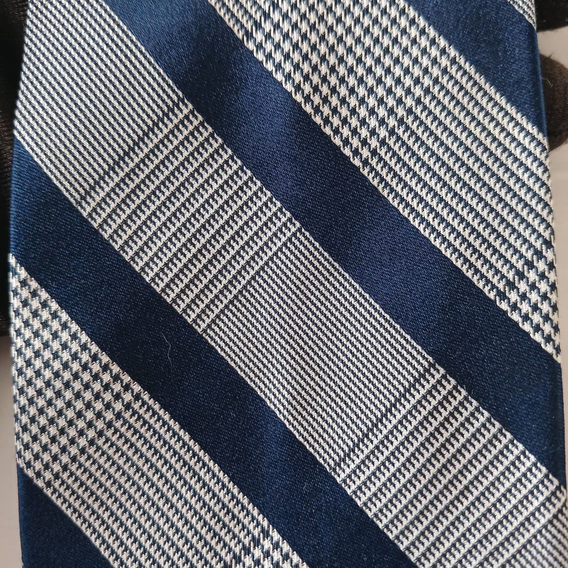 브룩스브라더스 네이비 스트라이프 넥타이 8.2cm A+등급 A19677
 상품이미지8