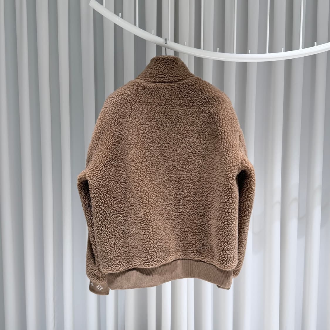 (A+/XL) / 루이비통 레더 패치 플리스 블루종 봄버 자켓 샌드 상품이미지5