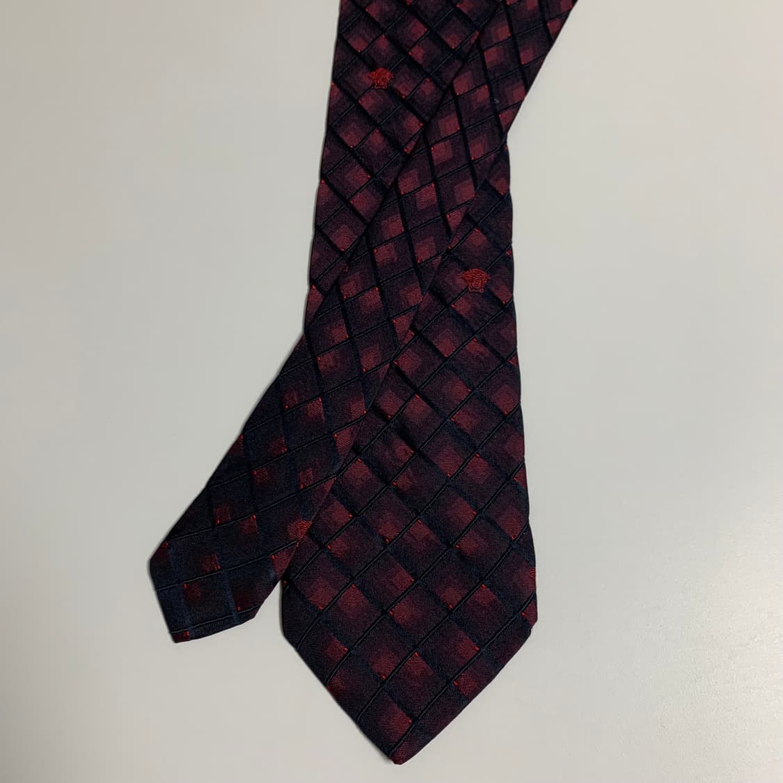 베르사체(VERSACE) 레드 버건디컬러 체크넥타이 명품 100실크 A+ 상품이미지3