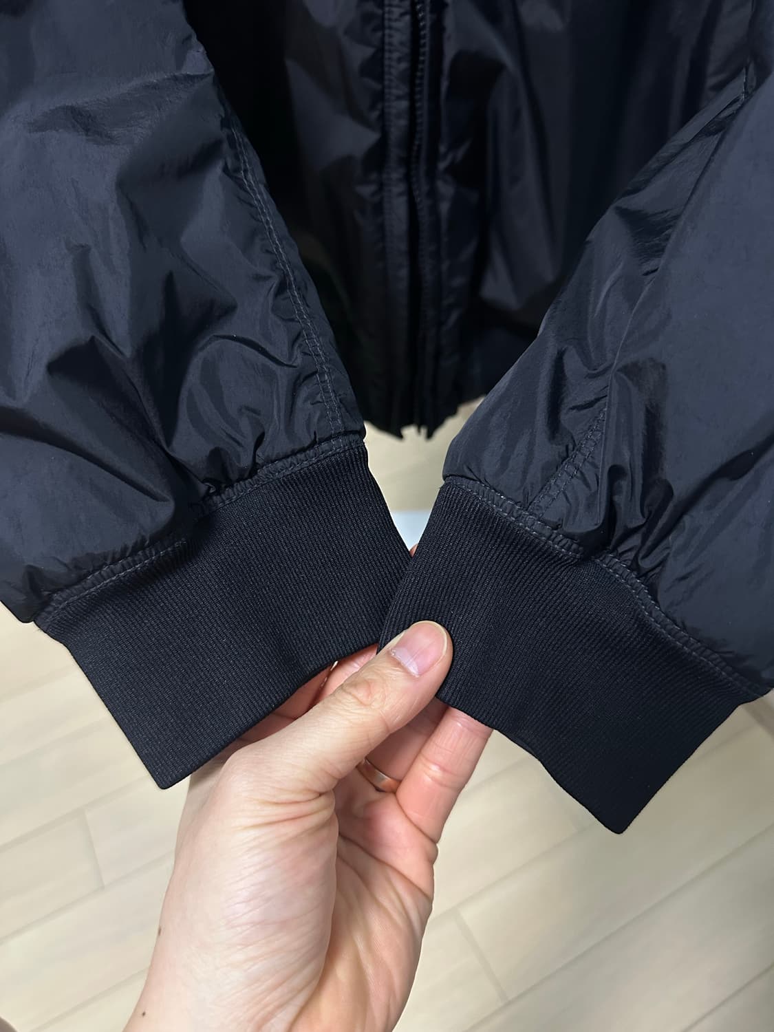 스톤아일랜드 Fw24 프리마로프트tc L사이즈 새상품급 상품이미지8