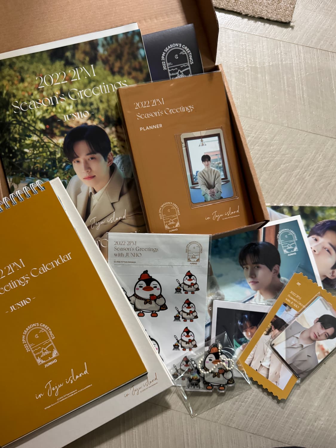 이준호 2022 시즌그리팅, two, must 앨범 일괄판매 상품이미지1