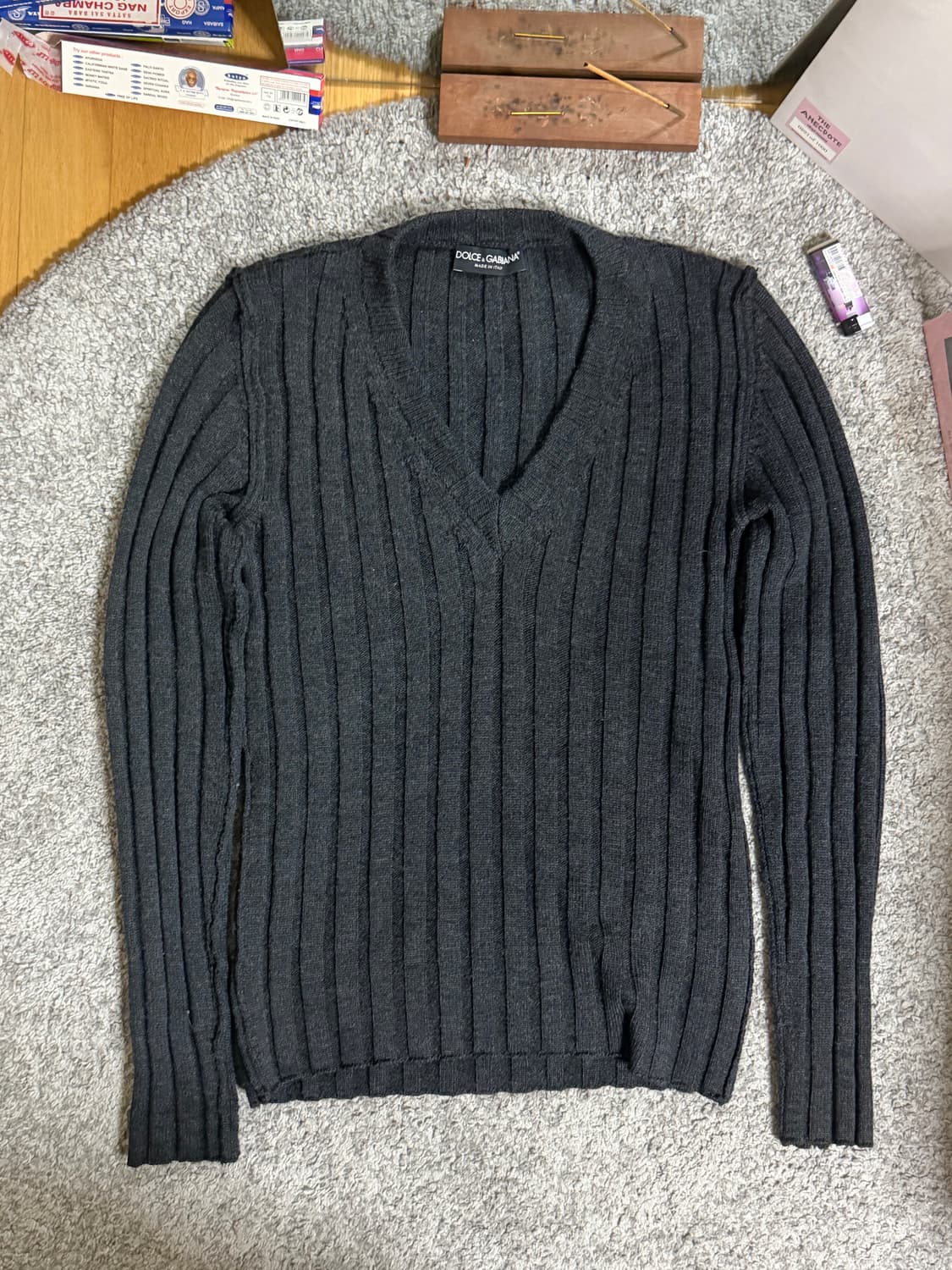 돌체앤가바나 버진울 브이넥 니트 상품이미지1