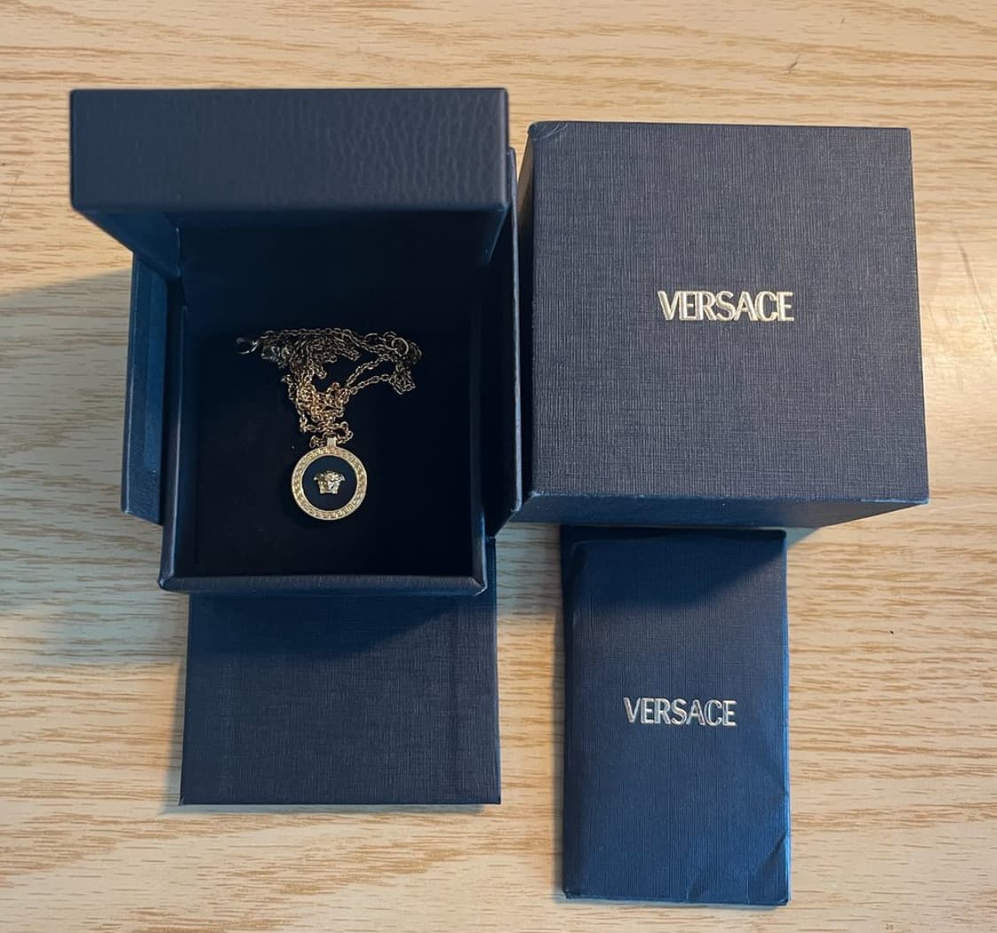 베르사체 메두사 목걸이 상품이미지1