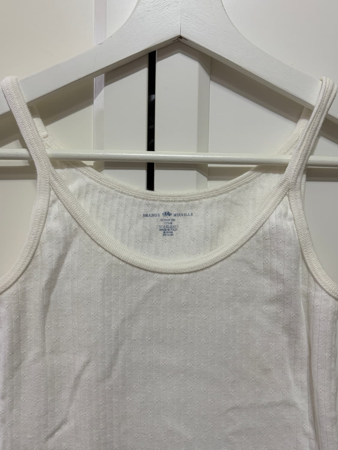 브랜디멜빌 화이트 펀칭 슬리브리스 상품이미지2