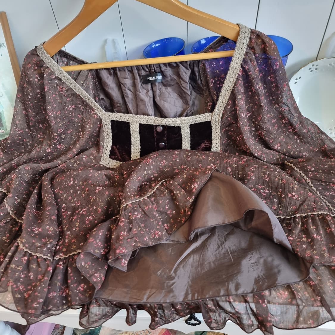 케이프 망또형 쉬폰 플라워 블라우스 상품이미지5