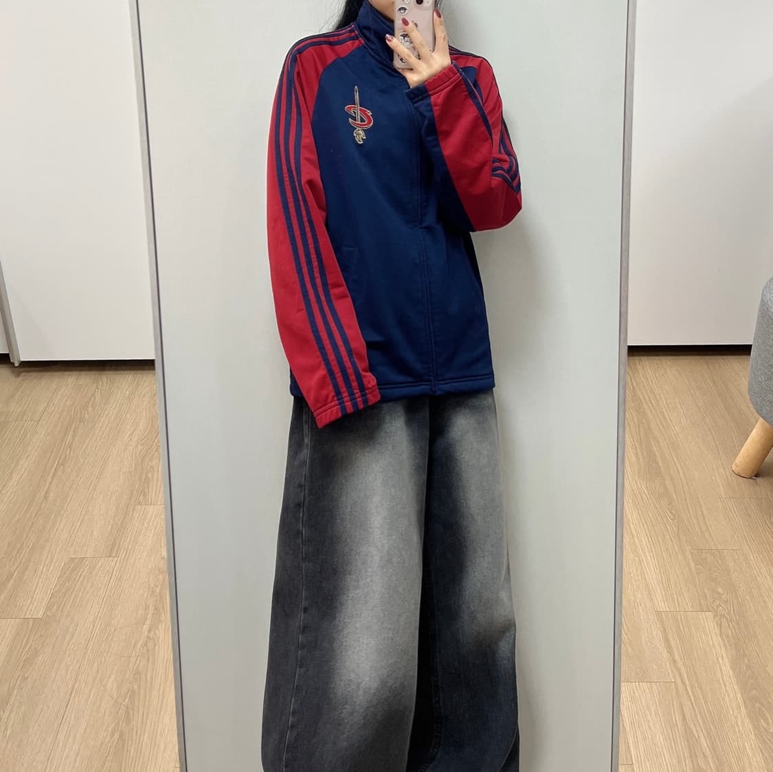 아디다스 NBA 클리브랜드 네이비 버건디 트랙탑 져지 상품이미지1