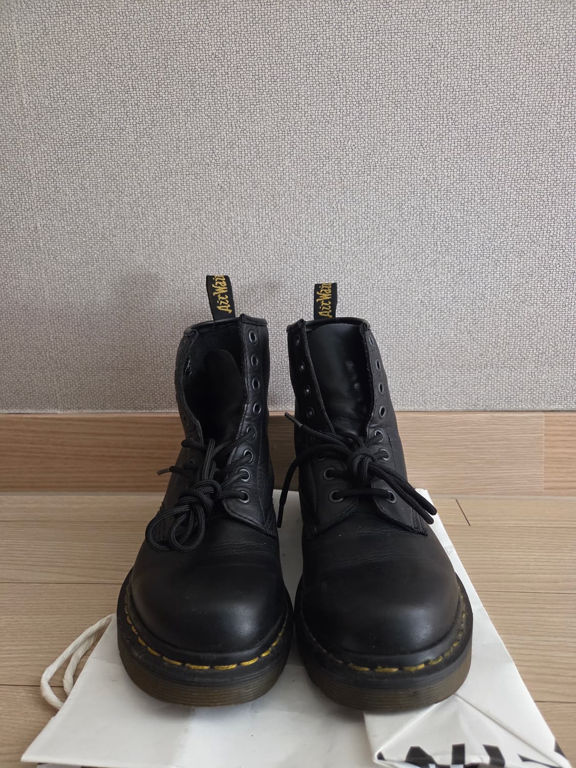 닥터마틴 1460 8홀 워커 무광 블랙 색상 UK 4 사이즈 상품이미지1