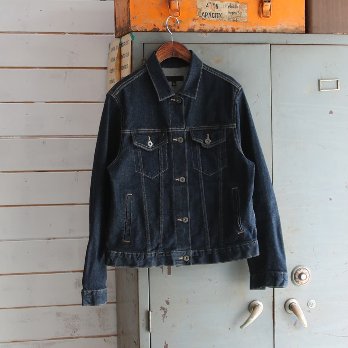 유니클로 데님 트러커 자켓 (여성용 XL) 상품이미지2