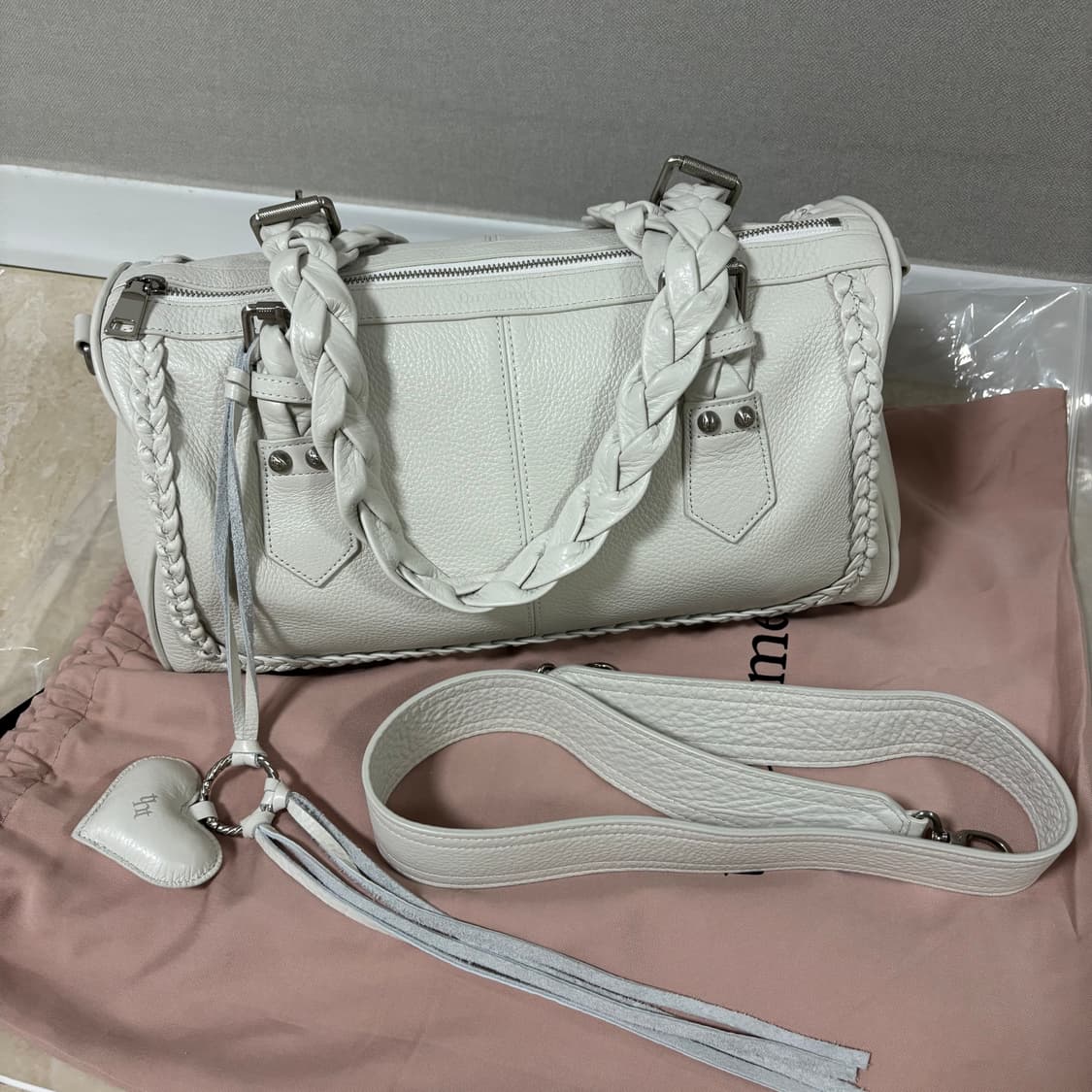 쓰리타임즈 브레이드백 화이트 가방 상품이미지2