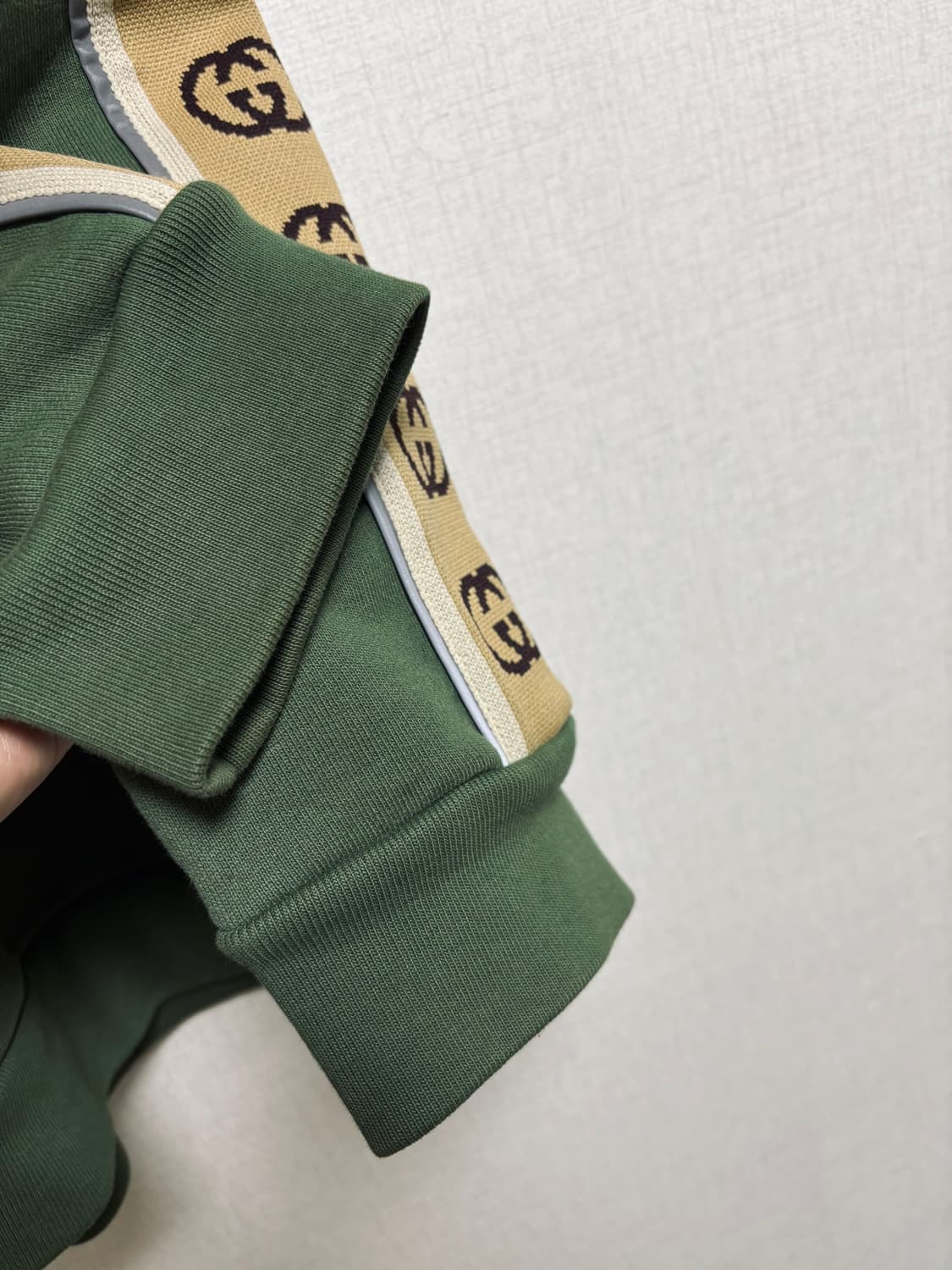 GUCCI 구찌 GG 사이드 스트라이프 후드티 상품이미지3