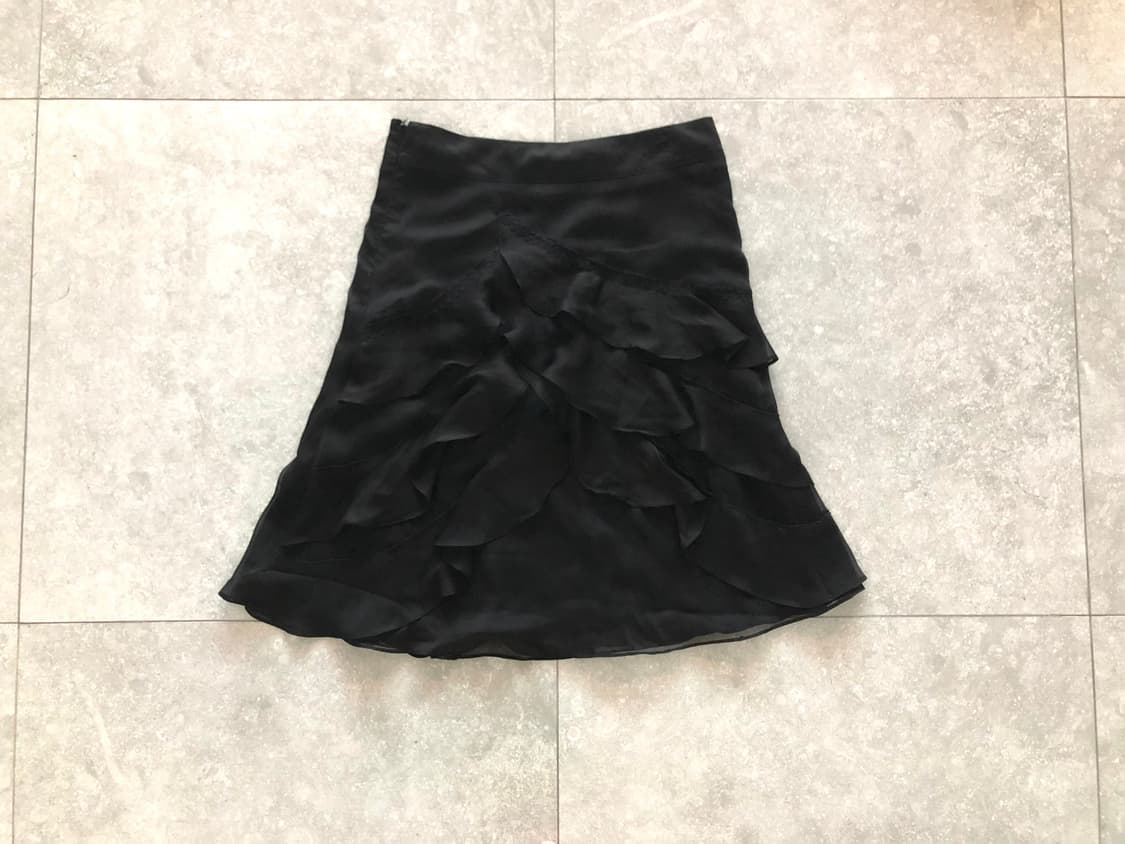 블랙 프릴 미디 스커트 상품이미지4
