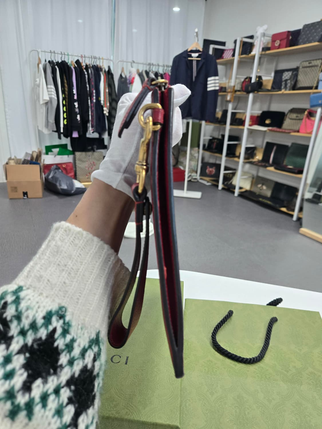 [40%할인] 구찌 한정한 킹스네이크 클러치백 상품이미지4