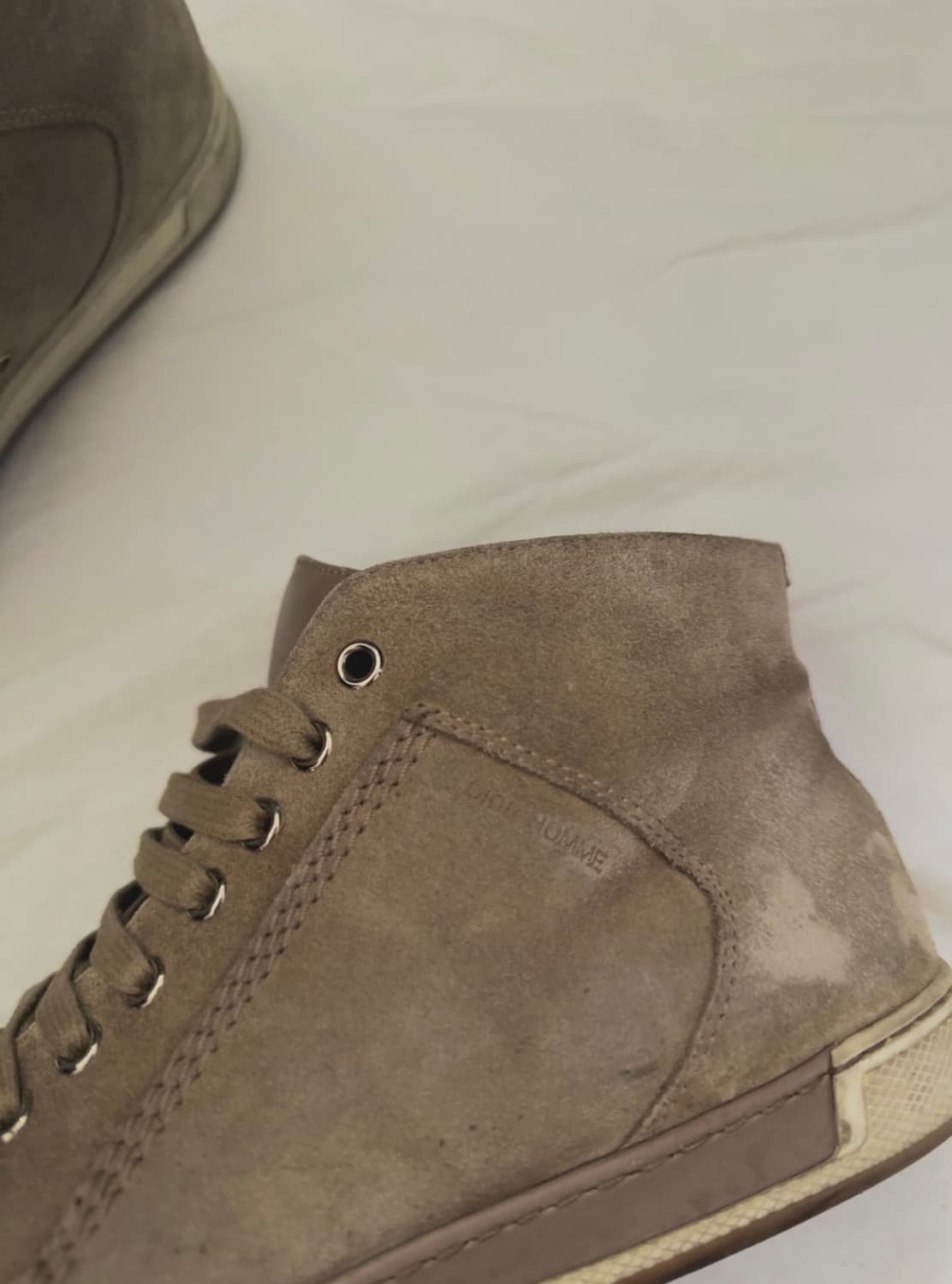 디올 옴므 스웨이드 미드탑 스니커즈 상품이미지2