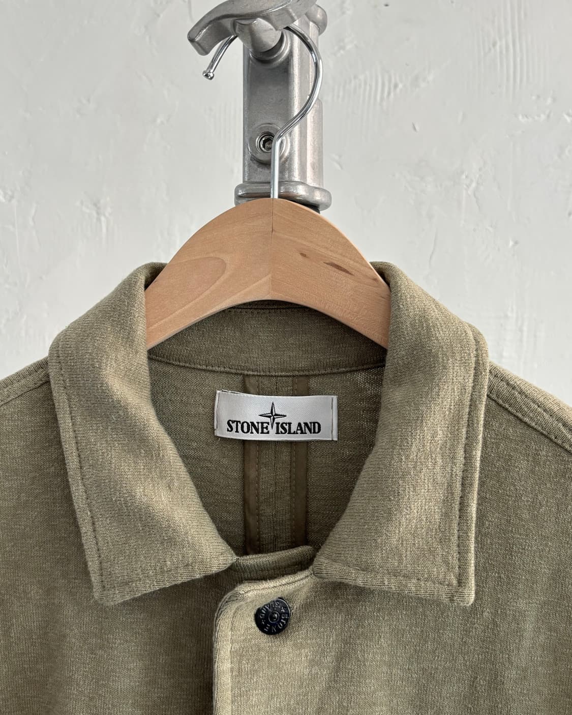 Stone Island 스톤아일랜드 올리브 그린 컬러 카라 필드 자켓 상품이미지6