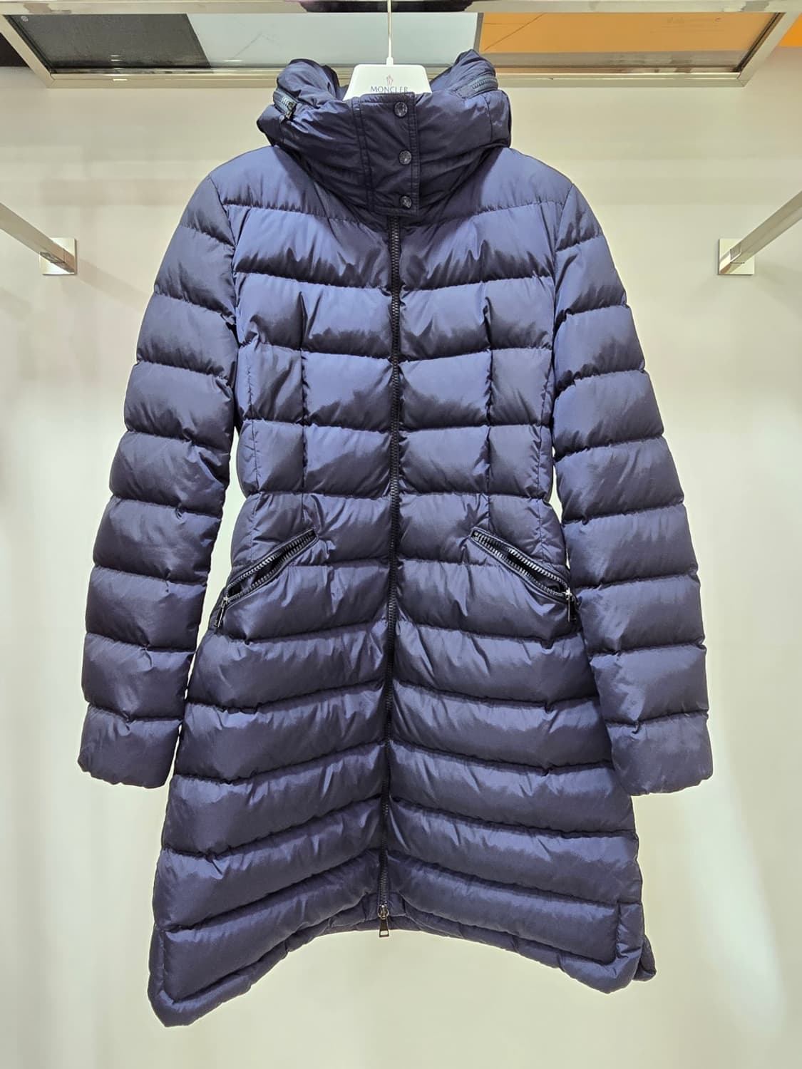 [정품/1사이즈] 몽클레어 네이비 여성 롱패딩 상품이미지1