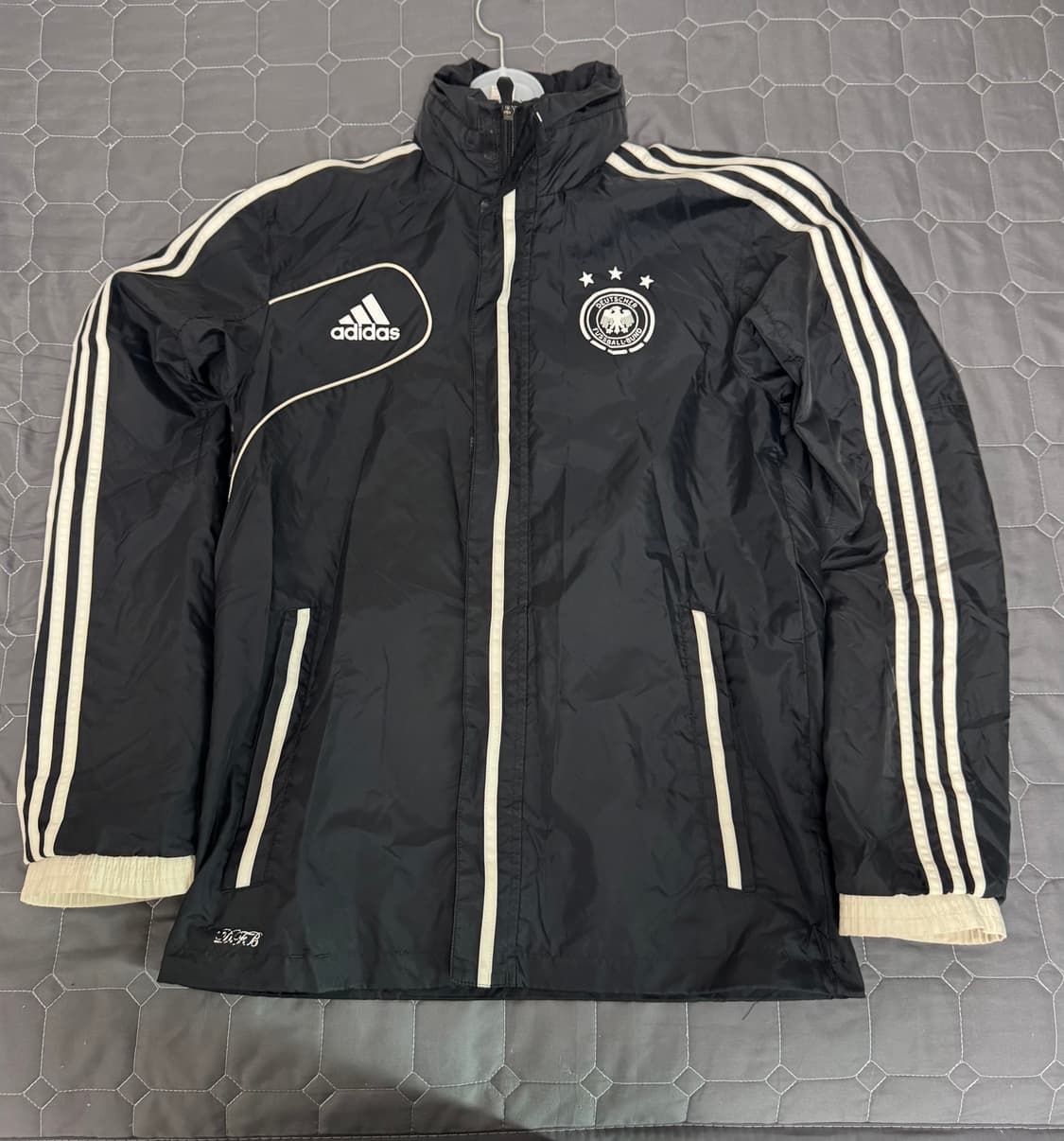 아디다스 바람막이 팔아요  상품이미지1