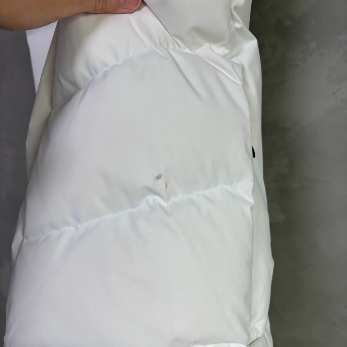 데상트 덕 다운 패딩 조끼 화이트 상품이미지5