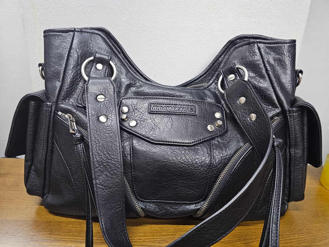 이우마카라스 숄더백 블랙 상품이미지1