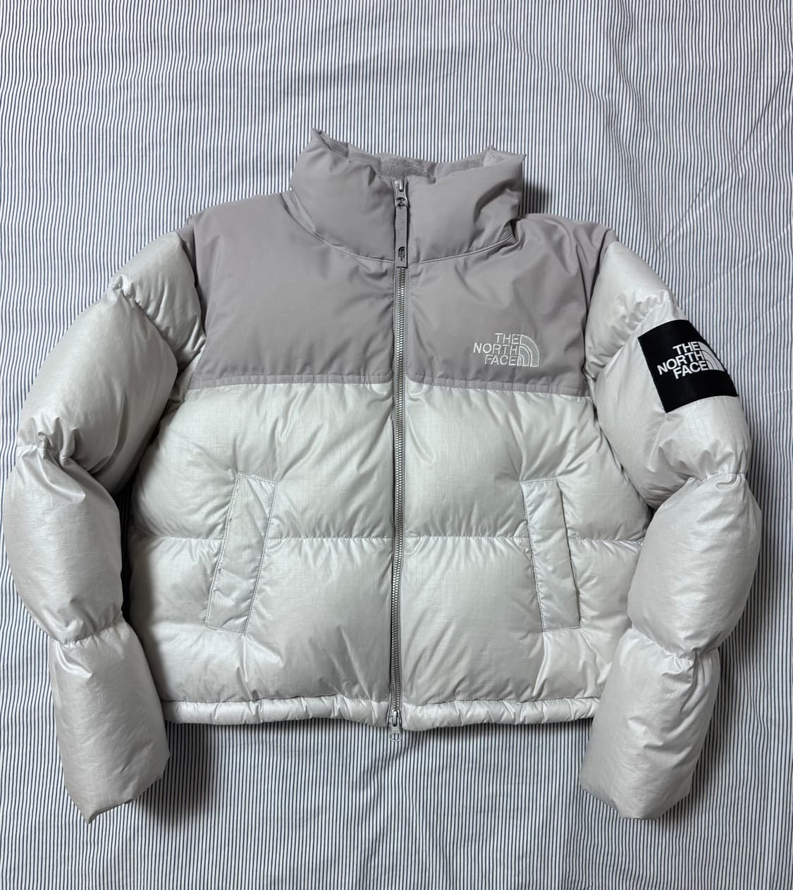 W 노스페이스 화이트라벨 노벨티 눕시 다운 자켓 아이스 그레이 상품이미지2
