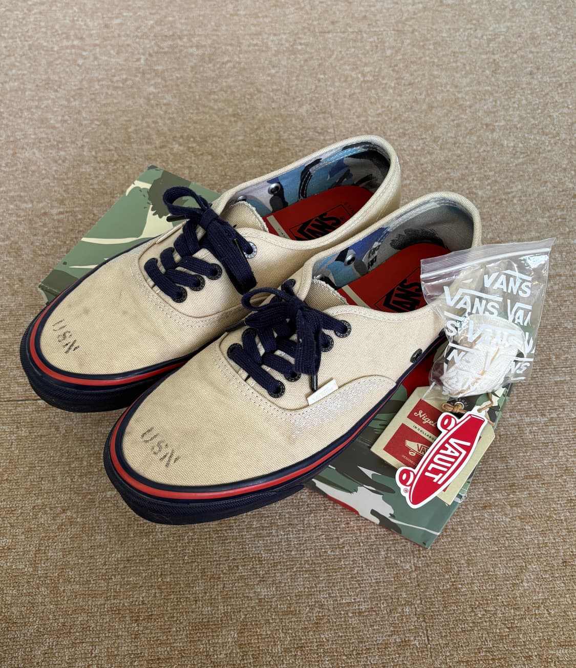 (285) 반스 볼트 x 나이젤카본 OG 어센틱 LX 원 화이트 네이비 상품이미지1