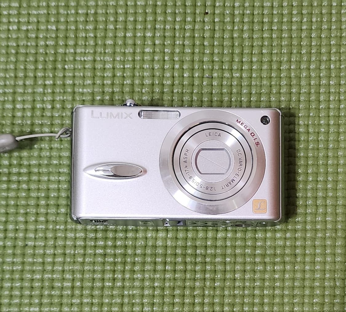 파나소닉 루믹스 디지털 카메라 dmc-fx8 팝니다. 상품이미지1