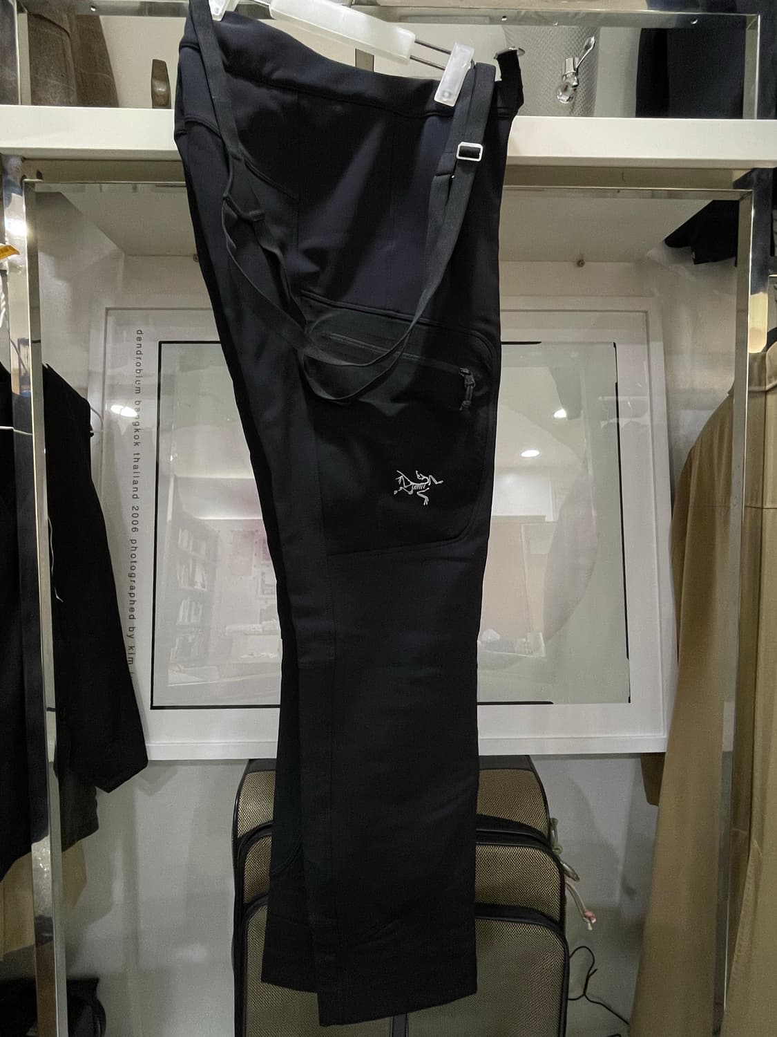 아크테릭스/블랙 멜빵팬츠(30“”) 상품이미지1