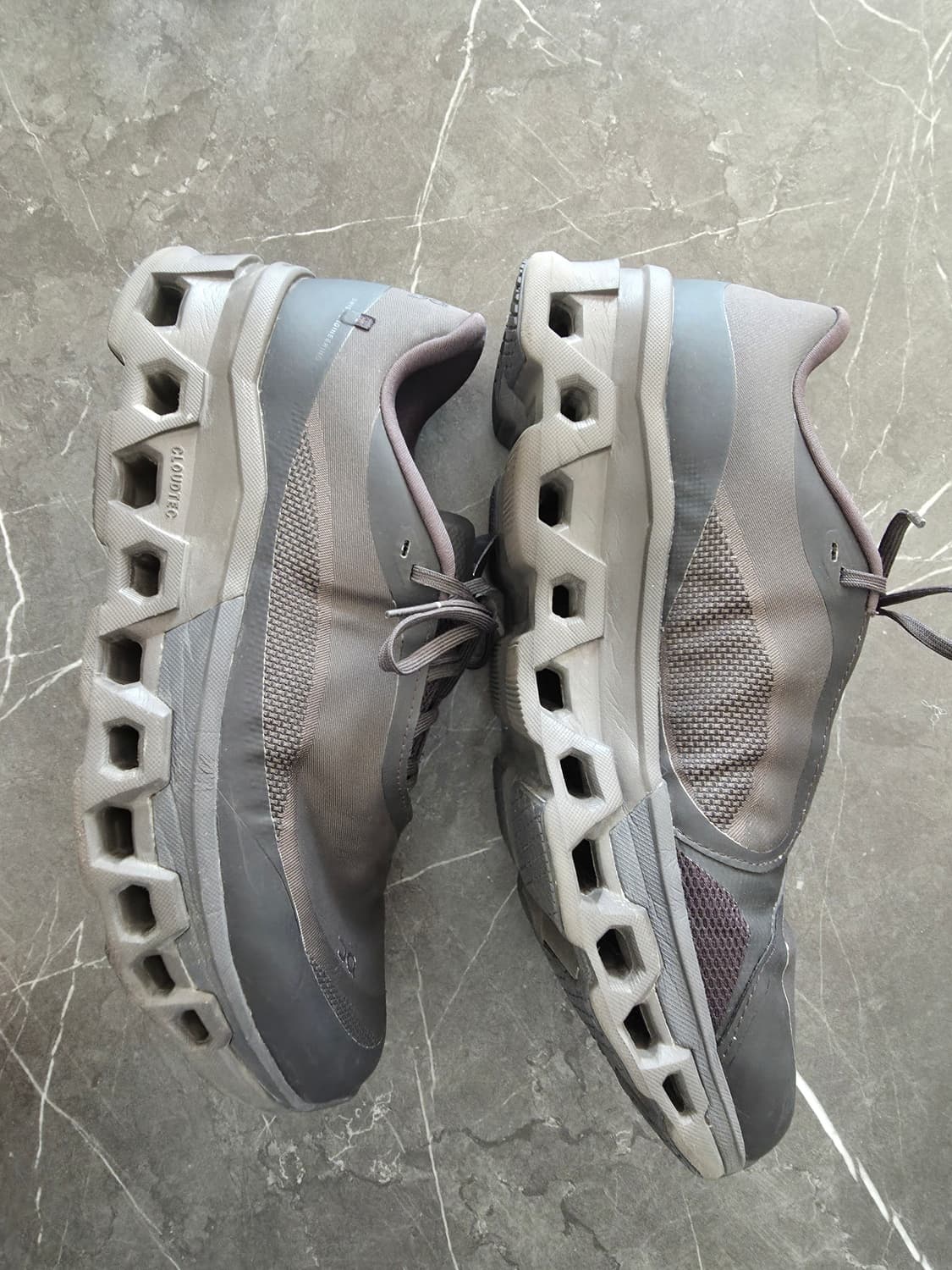 온파프 온러닝 파프 클라우드몬스터 브라운 290 상품이미지3