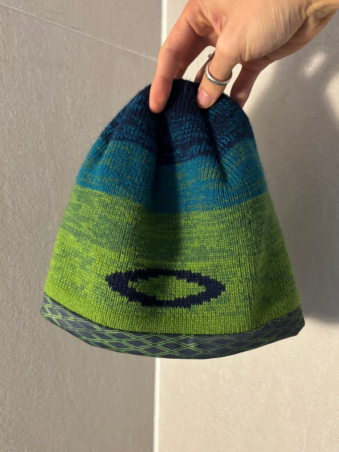 오클리 리버서블 비니 상품이미지1