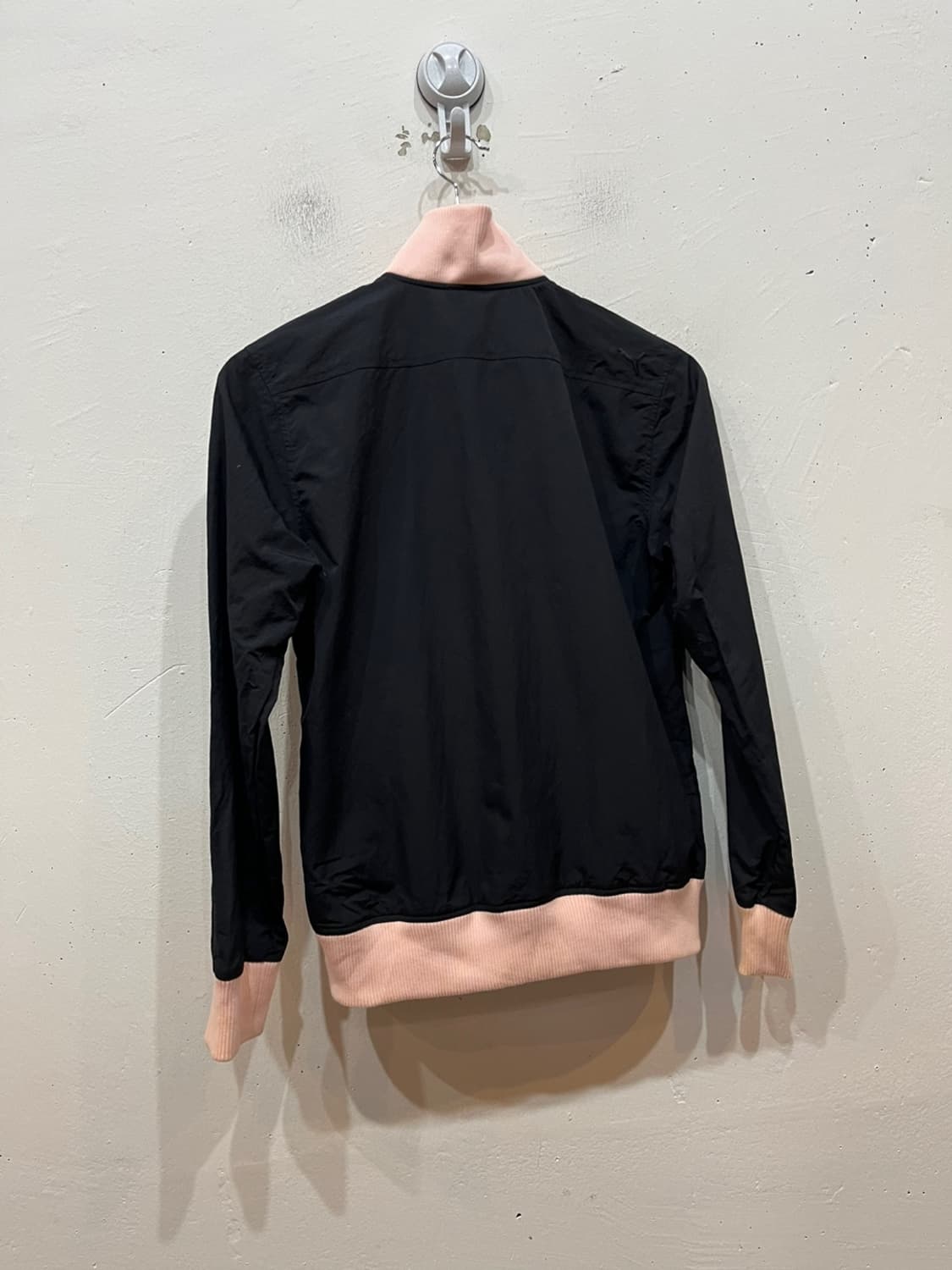 PUMA 퓨마 재팬 핑크로고 나일론 봄버자켓 상품이미지3