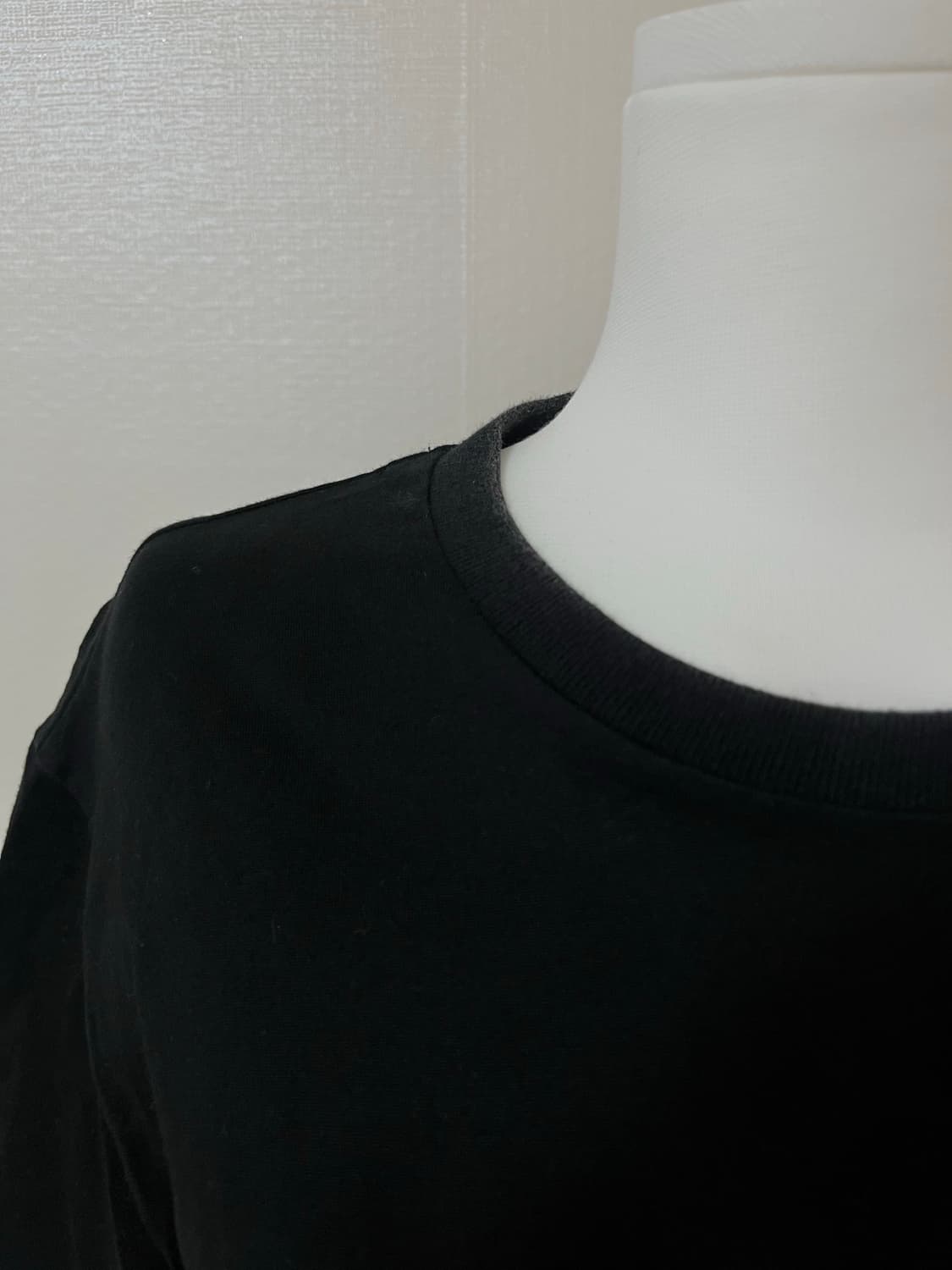 우영미 코튼 백로고 티셔츠 블랙 상품이미지5