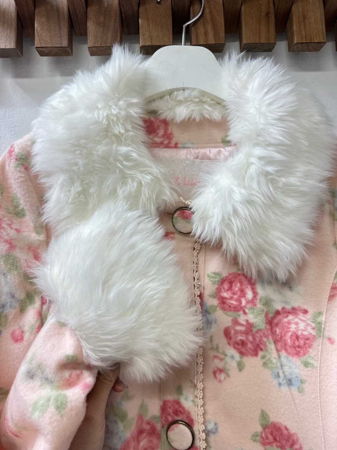 드라이완료 극희귀매물 핑크 리즈리사 플라워 핑크 퍼 카라 레이스 코트 상품이미지5