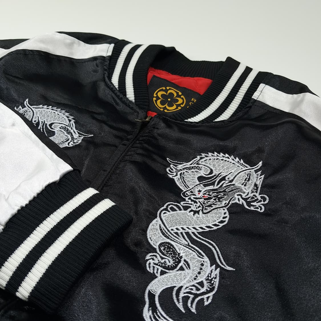 CL554 XL [새상품] 로그 00s 새틴 블랙 화이트 백룡 스카잔  상품이미지4