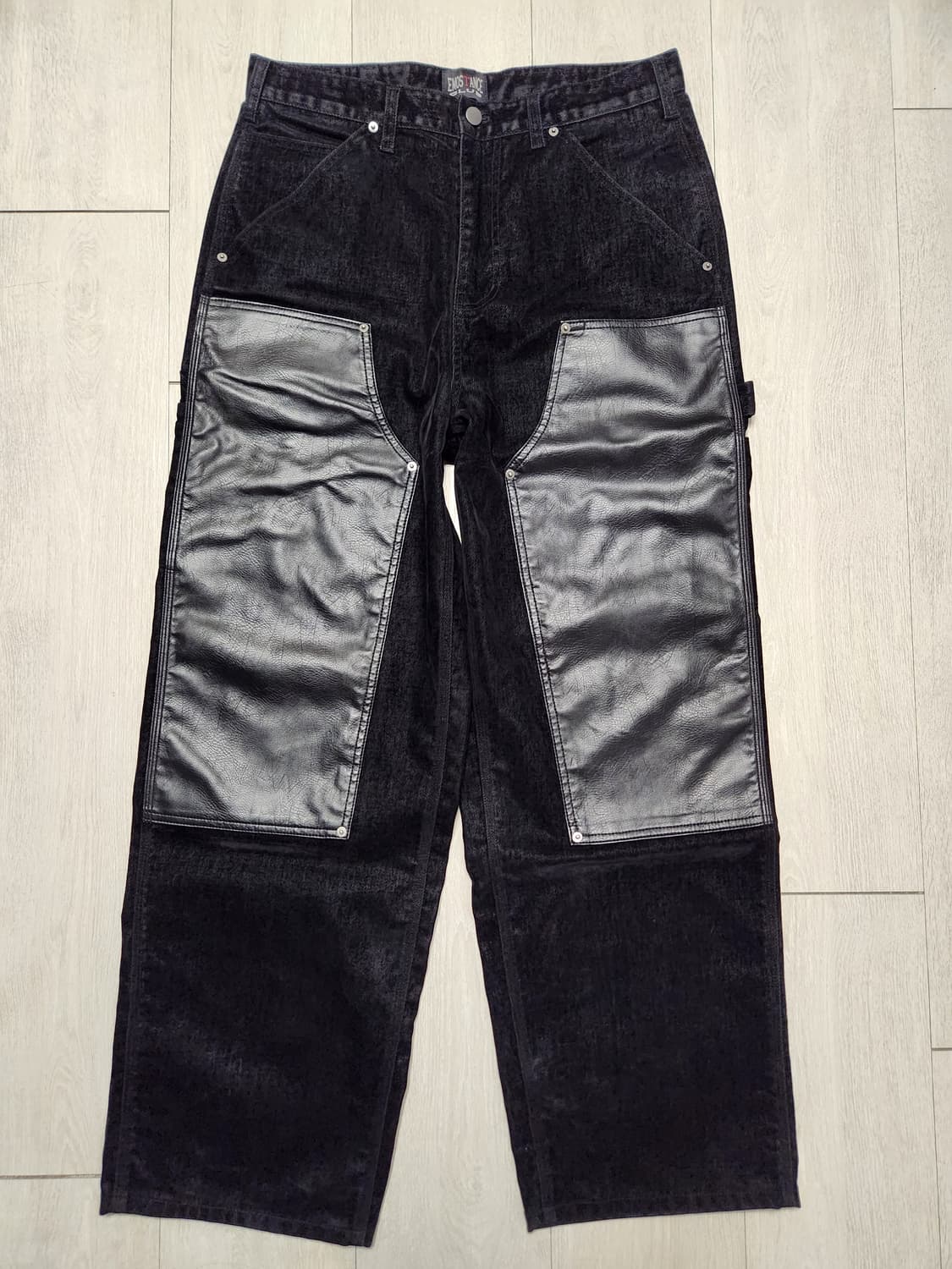 [1] 에모스탠스클럽 벨벳 레더 카펜터 상품이미지2