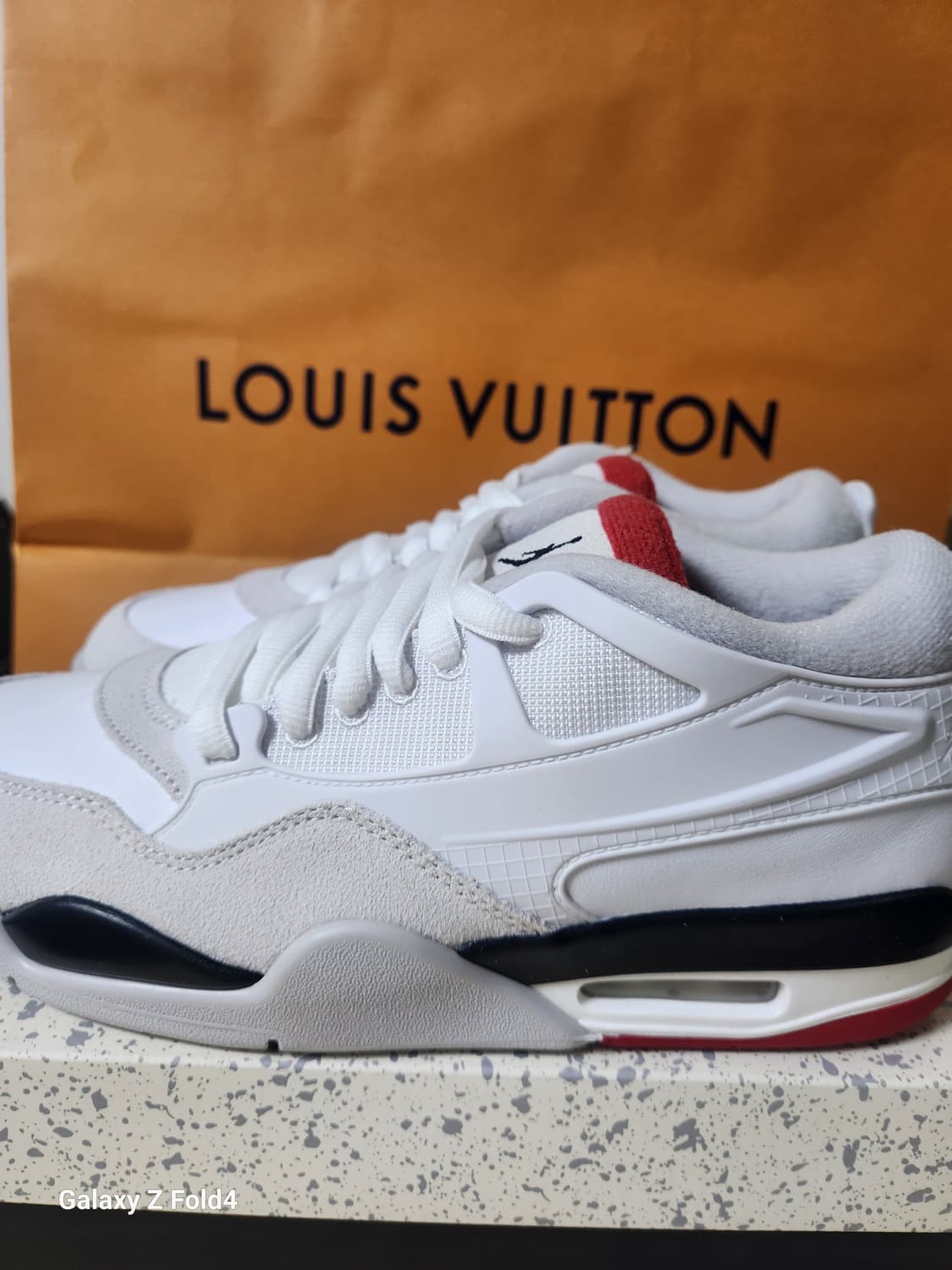 나이키 에어조던4RM 화이트 265 새제품 판매합니다 상품이미지3