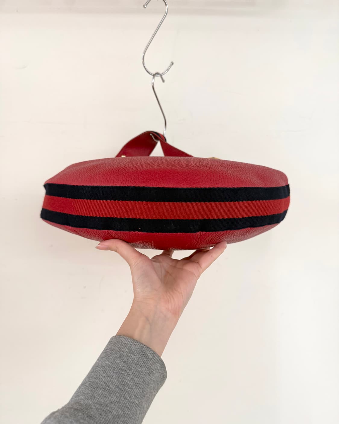 구찌 레드 페블드 하프문 밤부링 호보백 상품이미지6