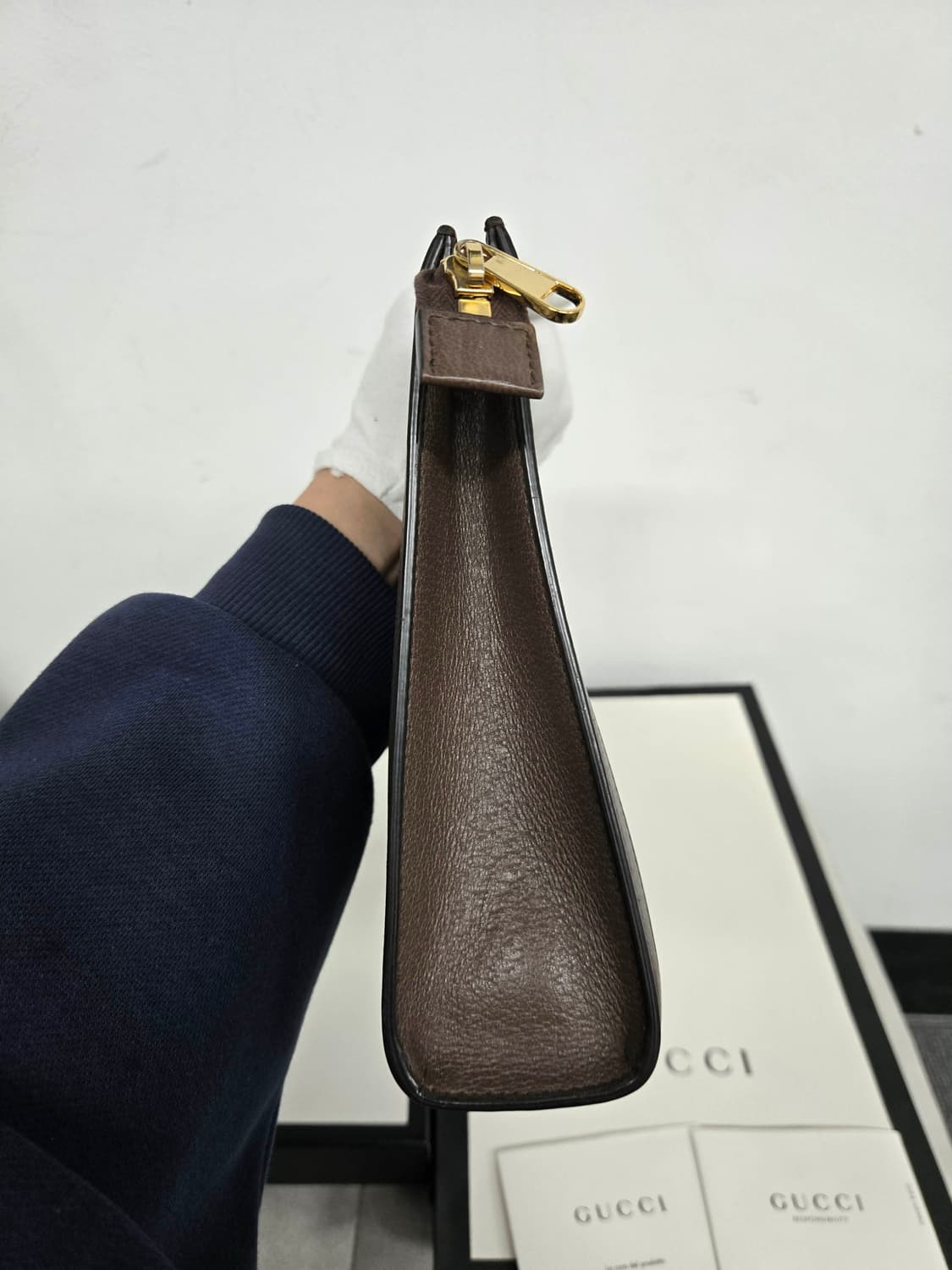 [보증서 정품] 구찌 시그니처 삼선 클러치백 상품이미지4