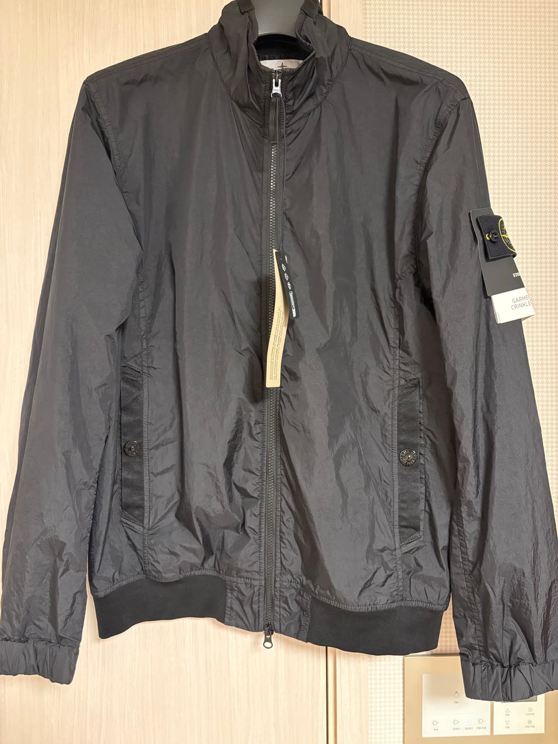 스톤 아일랜드 4100037 크링클랩스 R-NY 윈드 레지스턴트 자켓 블 상품이미지1